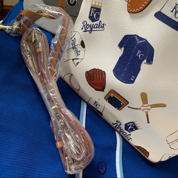 ⚾️ SALE⚾️ *NWT* D&B Dooney & Bourke KC Royals Small Celeste Bag - Picture 8 of 11